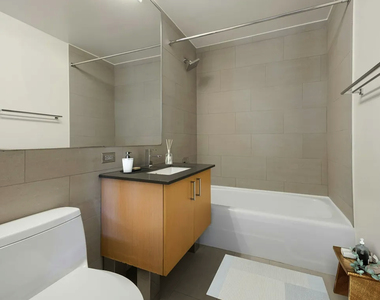 Spruce Street - Photo Thumbnail 4