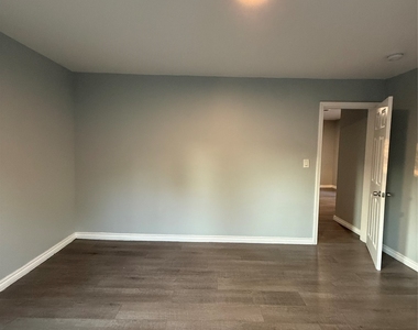 4 Thorp St - Photo Thumbnail 14