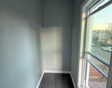 4 Thorp St - Photo Thumbnail 13