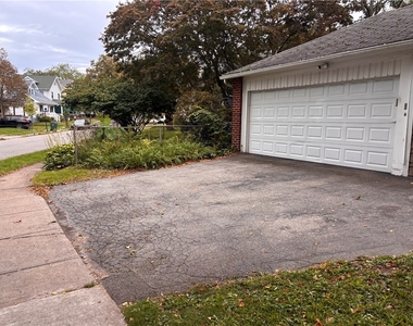 786 Genesee Park Boulevard - Photo Thumbnail 3