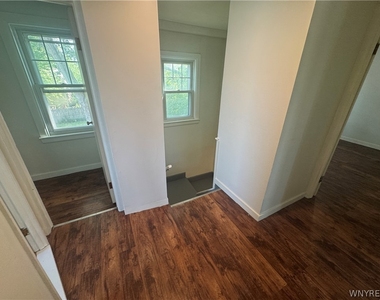 221 Evergreen Place - Photo Thumbnail 12
