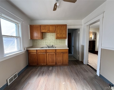 63 Wright Avenue - Photo Thumbnail 7