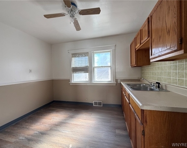 63 Wright Avenue - Photo Thumbnail 6