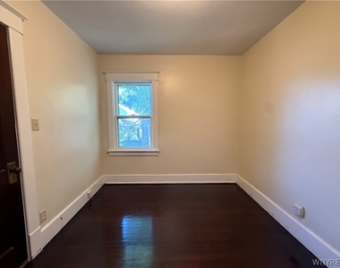 63 Wright Avenue - Photo Thumbnail 11