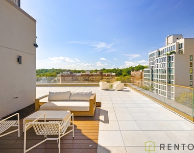 960 franklin ave #130 - Photo Thumbnail 6