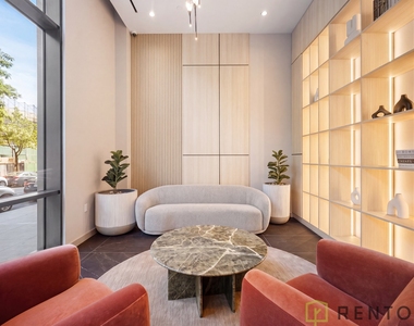 960 franklin ave #130 - Photo Thumbnail 19