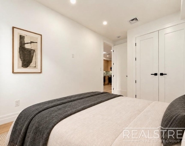 95 Ralph Avenue - Photo Thumbnail 4