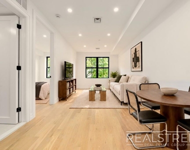 95 Ralph Avenue - Photo Thumbnail 2