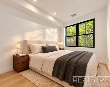 95 Ralph Avenue - Photo Thumbnail 3