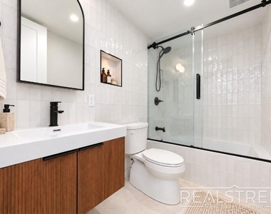 95 Ralph Avenue - Photo Thumbnail 5
