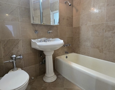 East 79th Street - Photo Thumbnail 8
