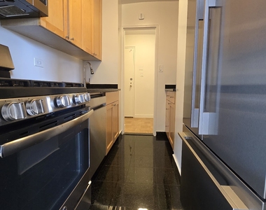 East 79th Street - Photo Thumbnail 7
