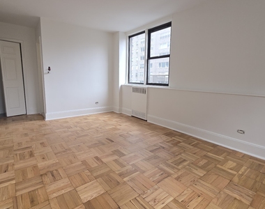 East 79th Street - Photo Thumbnail 2
