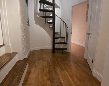West 11th Street - Photo Thumbnail 2