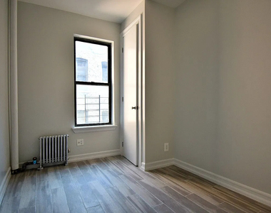 4298 Park Avenue - Photo Thumbnail 6