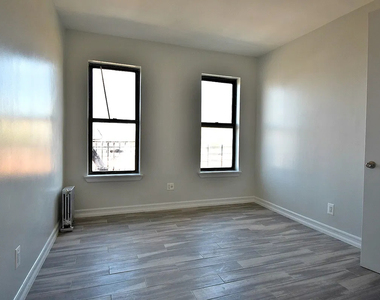 4298 Park Avenue - Photo Thumbnail 3