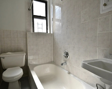 4298 Park Avenue - Photo Thumbnail 2