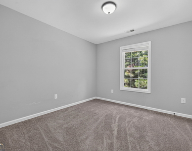 1849 Blackstone Way - Photo Thumbnail 36