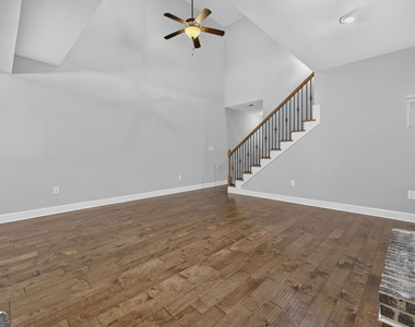 1849 Blackstone Way - Photo Thumbnail 15