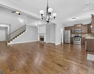 1849 Blackstone Way - Photo Thumbnail 17