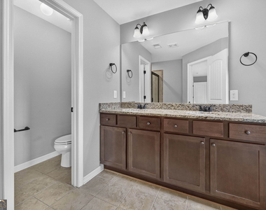 1849 Blackstone Way - Photo Thumbnail 30