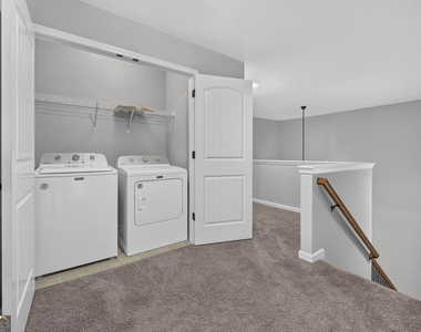 1849 Blackstone Way - Photo Thumbnail 33