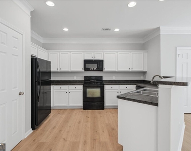 3303 Fernview Drive - Photo Thumbnail 11
