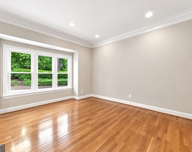 2600 Club Springs Drive - Photo Thumbnail 17