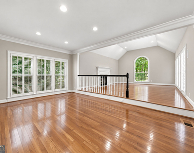 2600 Club Springs Drive - Photo Thumbnail 8