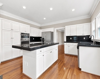 2600 Club Springs Drive - Photo Thumbnail 12