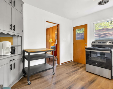 2288 Bryant Drive - Photo Thumbnail 3