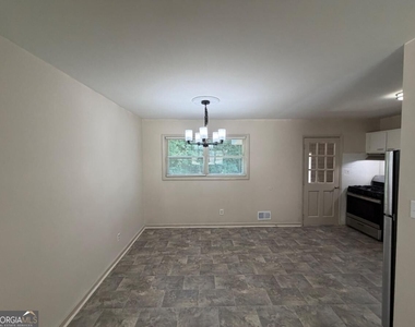 1340 Pineglen Drive - Photo Thumbnail 4