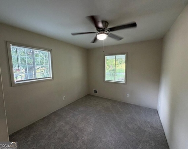 1340 Pineglen Drive - Photo Thumbnail 11