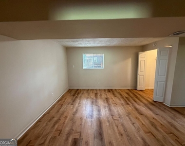1340 Pineglen Drive - Photo Thumbnail 15