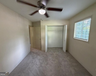 1340 Pineglen Drive - Photo Thumbnail 12