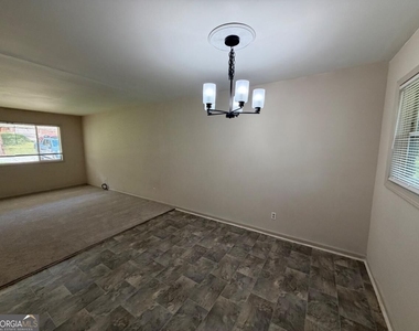 1340 Pineglen Drive - Photo Thumbnail 3