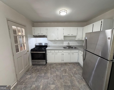 1340 Pineglen Drive - Photo Thumbnail 7