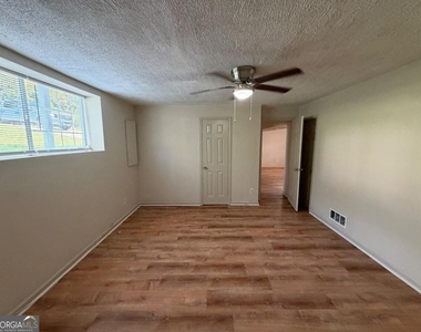 1340 Pineglen Drive - Photo Thumbnail 19