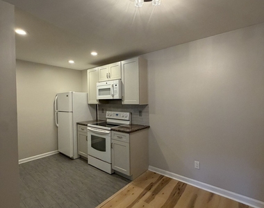 3113 Colonial Way - Photo Thumbnail 7