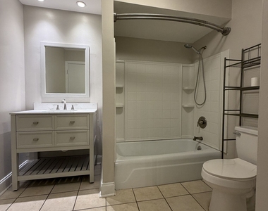3113 Colonial Way - Photo Thumbnail 5