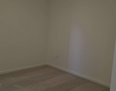 607 Rose Hill Lane - Photo Thumbnail 26