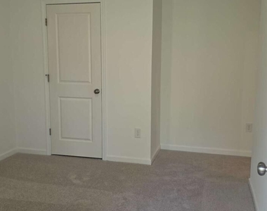 607 Rose Hill Lane - Photo Thumbnail 25