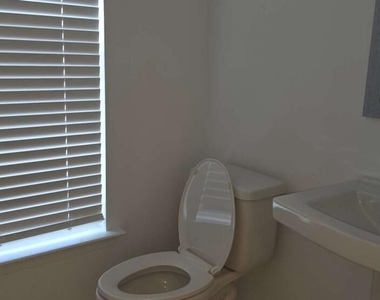 607 Rose Hill Lane - Photo Thumbnail 7