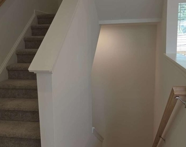 607 Rose Hill Lane - Photo Thumbnail 9