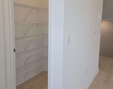 607 Rose Hill Lane - Photo Thumbnail 6