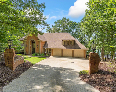 6576 Yacht Club Road - Photo Thumbnail 4