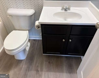 226 Ridge Mill Drive - Photo Thumbnail 18