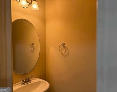 226 Ridge Mill Drive - Photo Thumbnail 6
