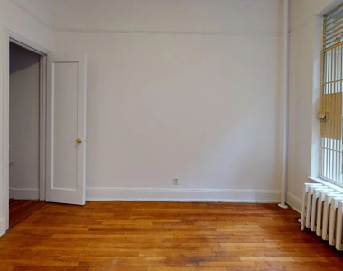 313 East 93rd Street - Photo Thumbnail 4