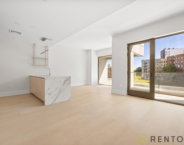 960 franklin ave #213 - Photo Thumbnail 1